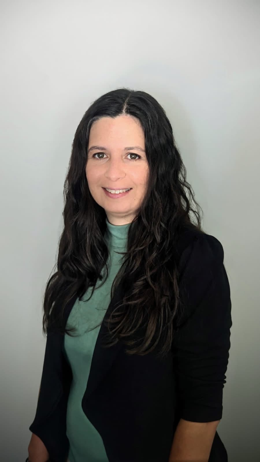 Portrait of Dr. Nicole Mercer Lindsay, PhD